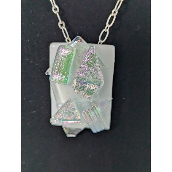 White fused + iridescent glass aurora Pin/Pendant SP 20" chain 11/4" x 1 3/4" - Picture 10 of 10
